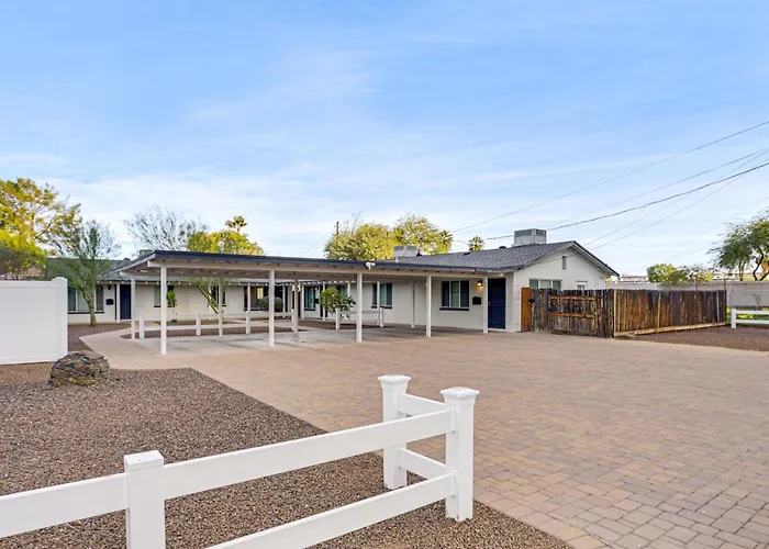 Holiday home 4 Mi To Dtwn Phx: Midtown W/ Patio! Phoenix